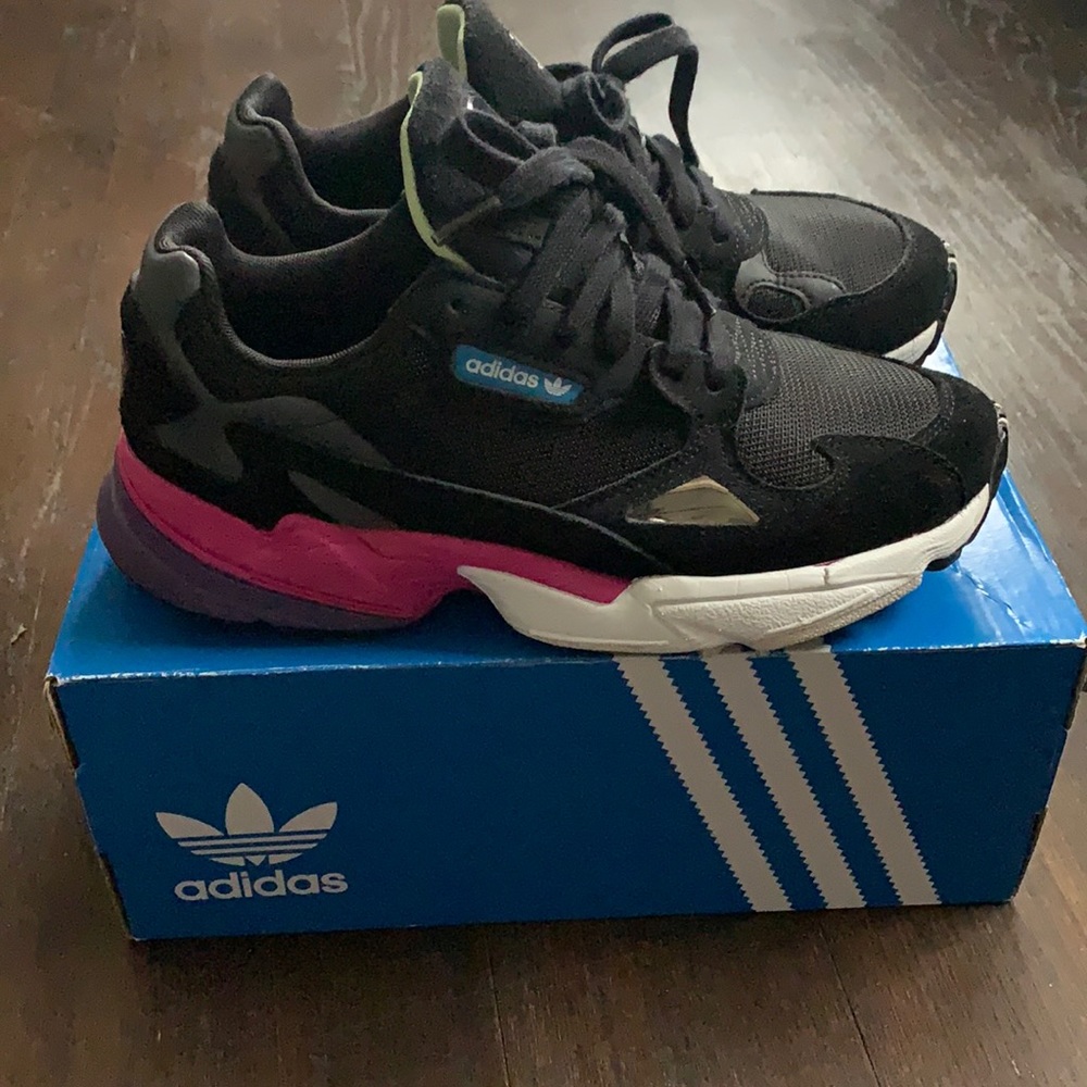 Adidas Falcon